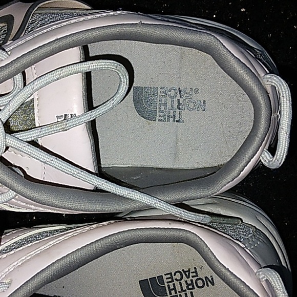 Girl's North Face Laced Athletic Shoes - Picture 4 of 8